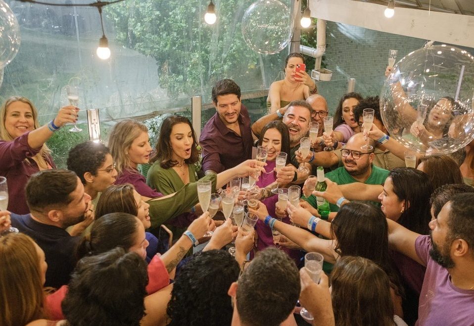 Temos orgulho de compartilhar que a Padrão Enfermagem foi destaque em matéria publicada no Estadão, intitulada “Padrão Enfermagem celebra 19 anos e reforça liderança no agenciamento de profissionais da saúde”.